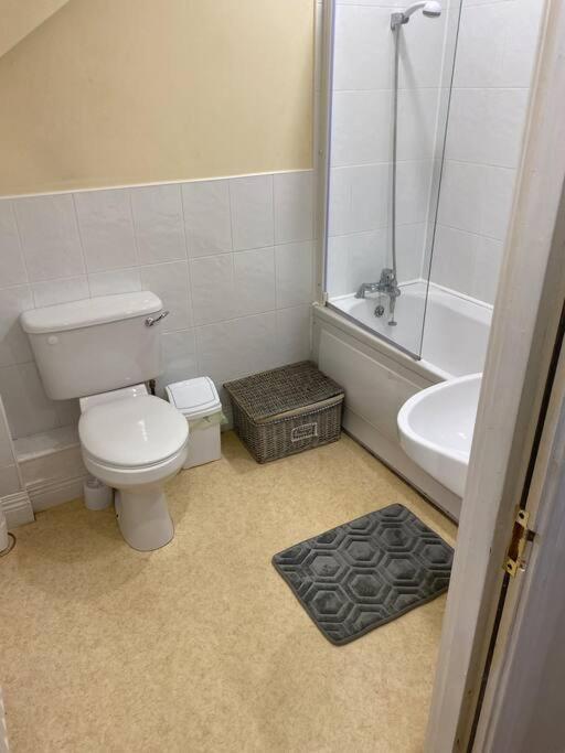2 Bed Cosy Apartment In Heart Of Mullingar. Exterior photo